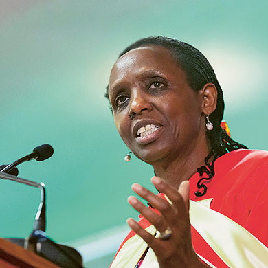 Agnes Kalibata ist Spezialistin für Lebensmittel- und Ernährungssicherheit und ehemalige Landwirtschaftsministerin Ruandas. 